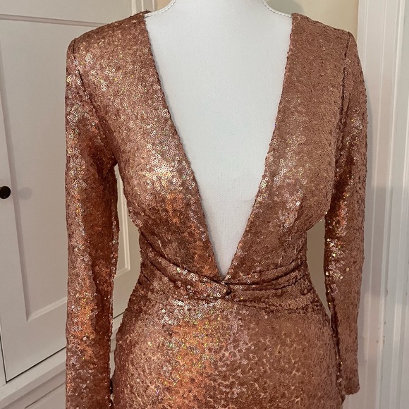 Rose Gold Sequin Cocktail dress plunging v neck sleeves - Picture 5 of 14